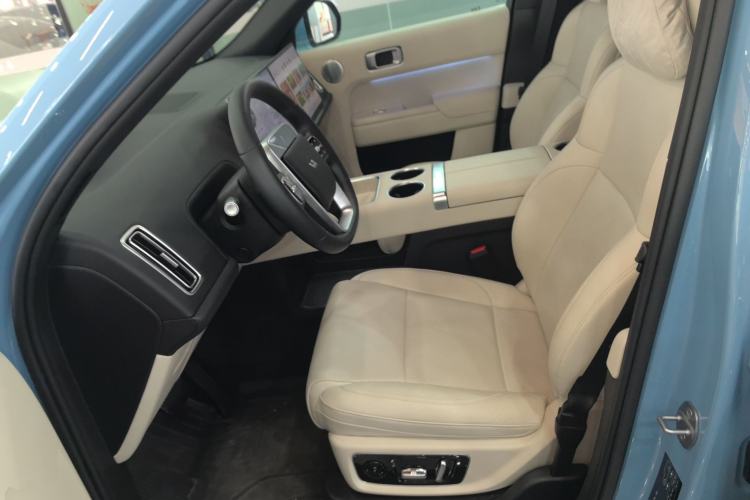 Used Li Auto L8 2024 Ultra Model
