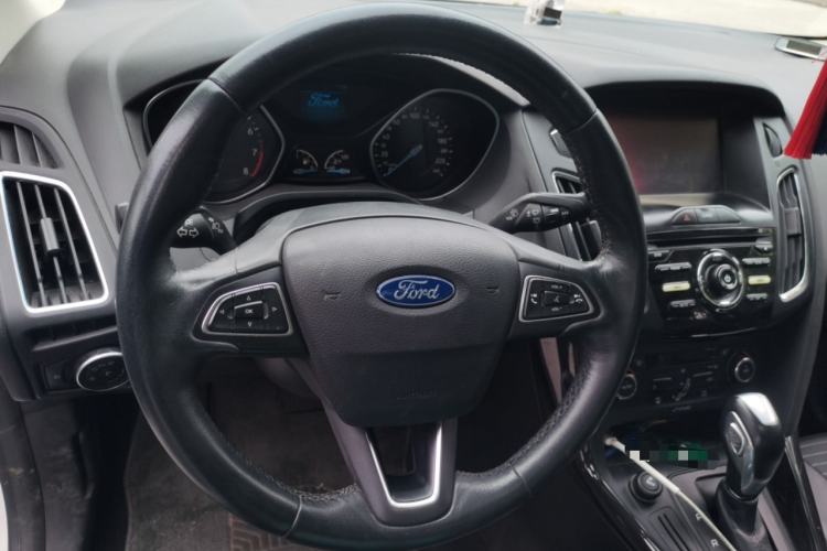 Used Ford Focus 2015 Sedan 1.6L Automatic Trend Model Steering Wheel