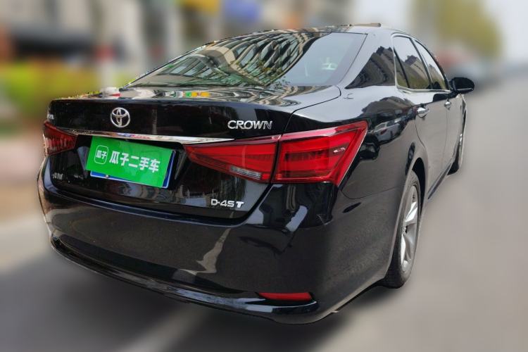Used Toyota Crown 2015 2.0T Fashion Edition Rear Right 45 Deg