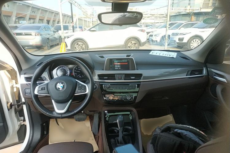 Used BMW X1 2019 sDrive18Li Premium Edition Center Console