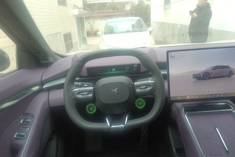 Used XPeng P7 2025 Model—702 Long Range Ultra Steering Wheel