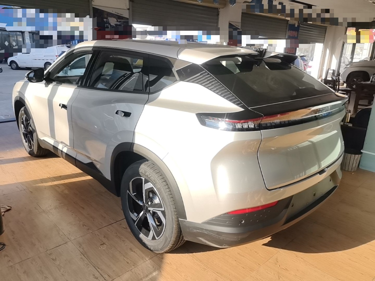 Dongfeng Aeolus L7 New Energy 2026 Model 530 Leisure Edition — снимка 4