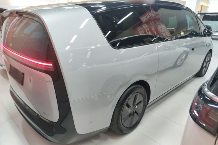 Used Li Auto MEGA 2024 Ultra Model Rear Right 45 Deg