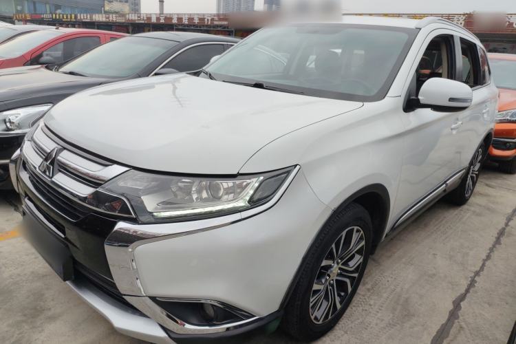 Used Mitsubishi Outlander 2018 2.0L Two-Wheel-Drive Jiale Edition 7-Seater
