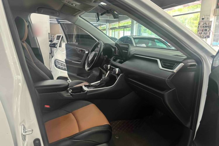 Used Toyota Wildlander 2023 2.0L CVT Two-Wheel Drive Leading Edition