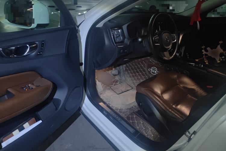 Used Volvo XC60 2019 T5 4x4 Smart Edition China V Standard