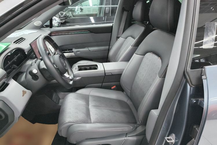 Used Zeekr 7X 2025 100 kWh Long-Range Rear-Wheel Drive with Intelligent Driving Features