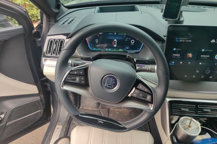 Used BYD Tang New Energy 2022 EV 730KM Luxury Model Steering Wheel