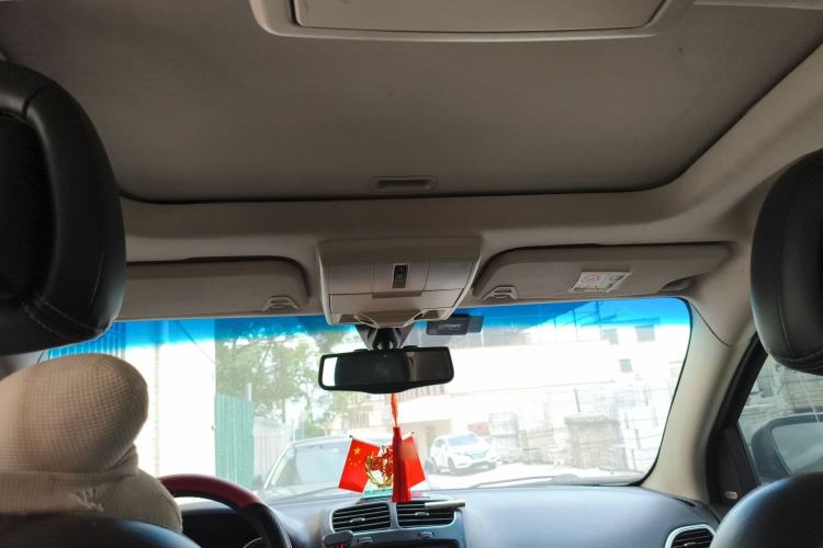 Used Dodge Journey 2013 2.4L Two-Wheel Drive Luxury Version Headliner