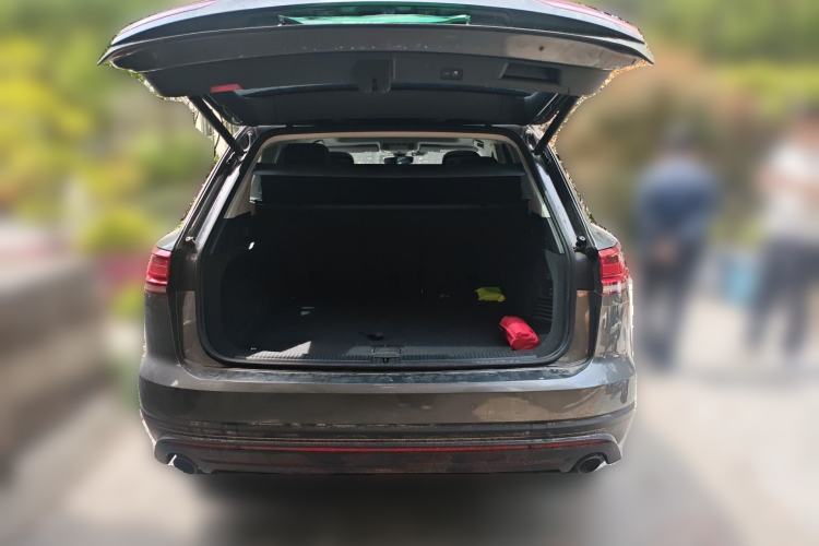 Used Volkswagen Touareg 2021 2.0 TSI Flagship Special Edition Trunk