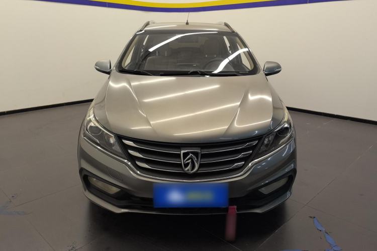 Used Baojun 310W 2017 1.5L Manual Fashion Model China V
