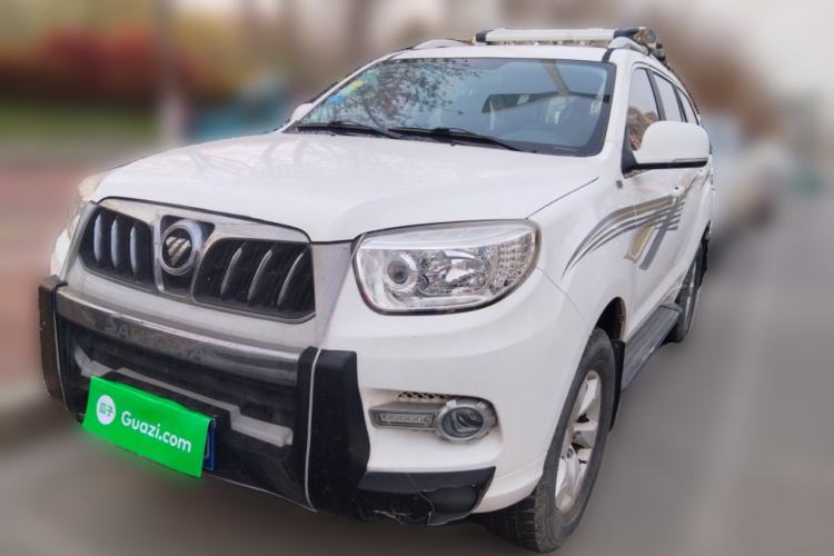 Used Foton Savana 2015 2.0T Manual 4x4 Gasoline Luxury 7-Seater