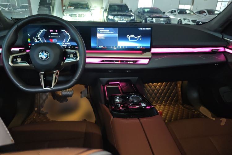 Used BMW 5 Series 2024 530Li Luxury Edition M Sport Package Center Console