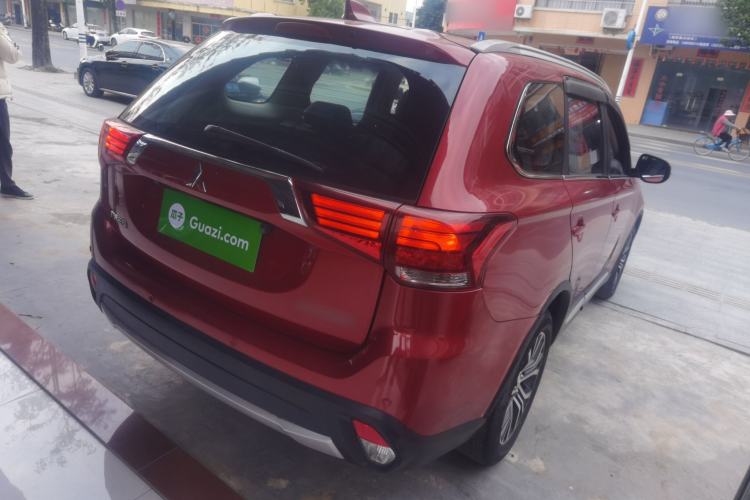 Used Mitsubishi Outlander 2018 2.0L Two-Wheel Drive Glory Edition 5 Seats
