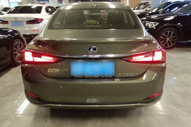 Used Lexus ES 2020 300h Premier Edition