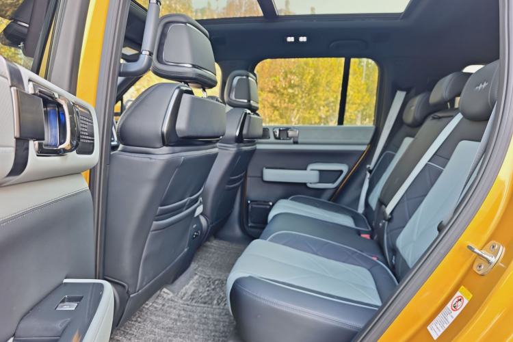 Used Formula Leopard Leopard 5 2023 Navigator Edition
