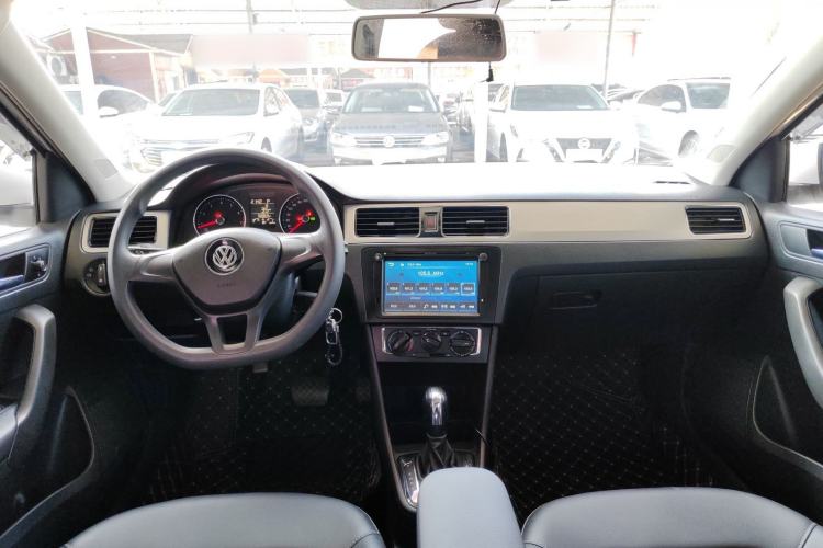 Used Volkswagen Santana 2015 Haval H6 1.6L Automatic Comfort Model Center Console