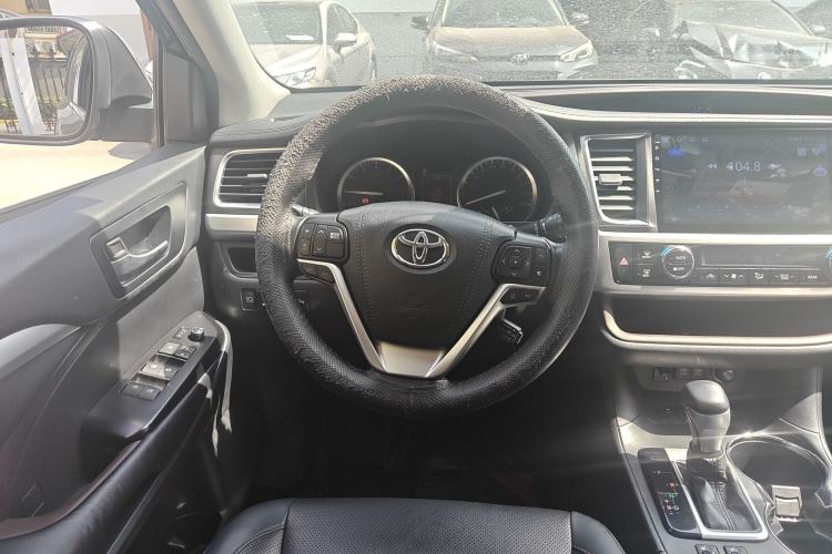 Used Toyota Highlander 2018 2.0T Four-Wheel Drive Prestige Version 7 Seats China VI Standard Steering Wheel