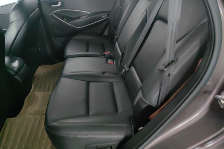 Used Hyundai Santa Fe 2015 2.0T Automatic Two-Wheel Drive Smart Version 5 Seats
