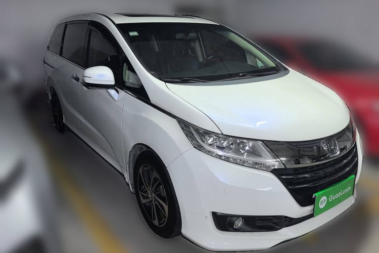 Used Honda Odyssey 2015 Updated Version 2.4L Smart Edition Front Right 45 Deg