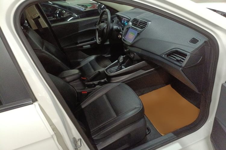 Used Ford Escort 2017 Happiness Edition 1.5L Automatic Fashion Version Right Front Seat