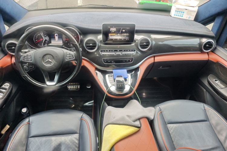 Used Mercedes-Benz V-Class 
