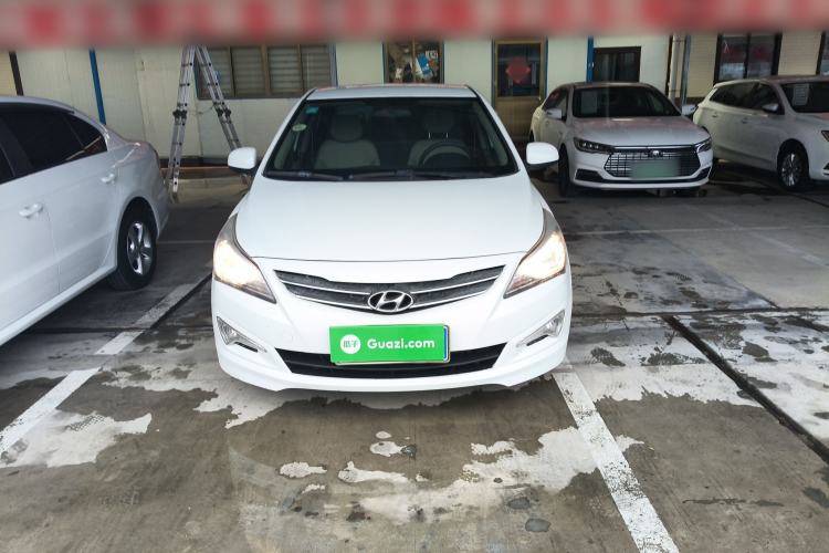 Used Hyundai Verna (older generation) 2014 1.4L Manual Smart GLS Trim