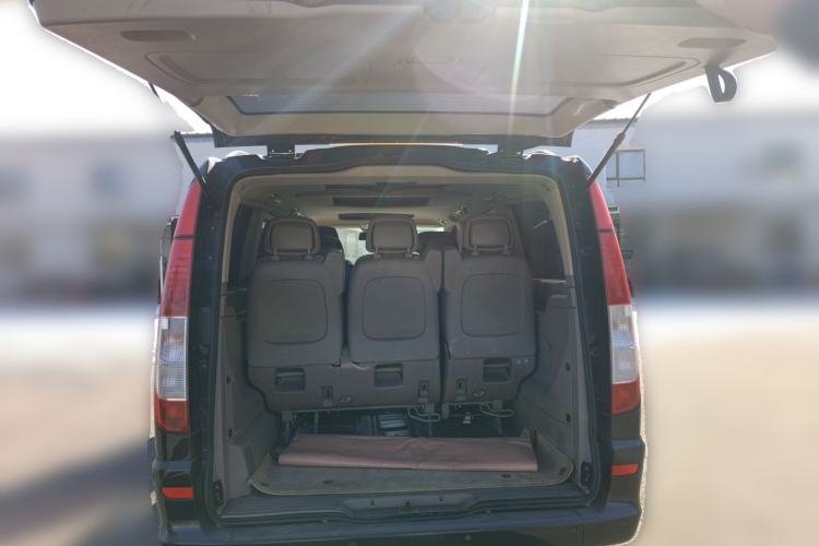 Used Mercedes-Benz Viano 2011 2.5L Prestige Edition
