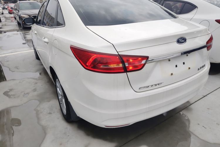 Used Ford Escort 2015 1.5L Automatic Fashion Model Rear Left 45 Deg