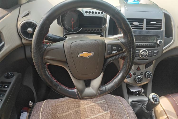 Used Chevrolet Aveo Sonic 2011 Sedan 1.4L Manual Transmission SE