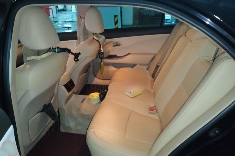 Used Toyota Crown 2012 2.5L Royal Leather Edition
