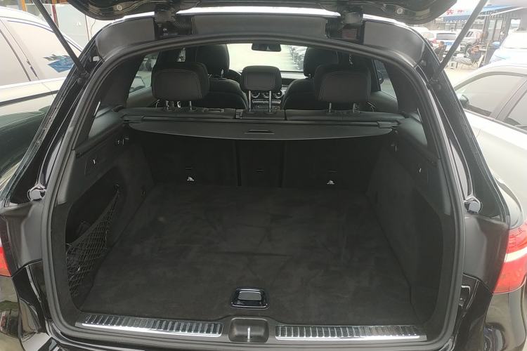 Used Mercedes-Benz GLC 2018 Facelift GLC 260 4MATIC Luxury Edition
