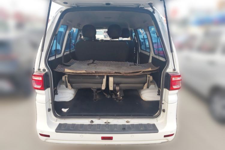 Used FORTHING Lingzhi 2022 M5 1.6L Practical 7-Seater
