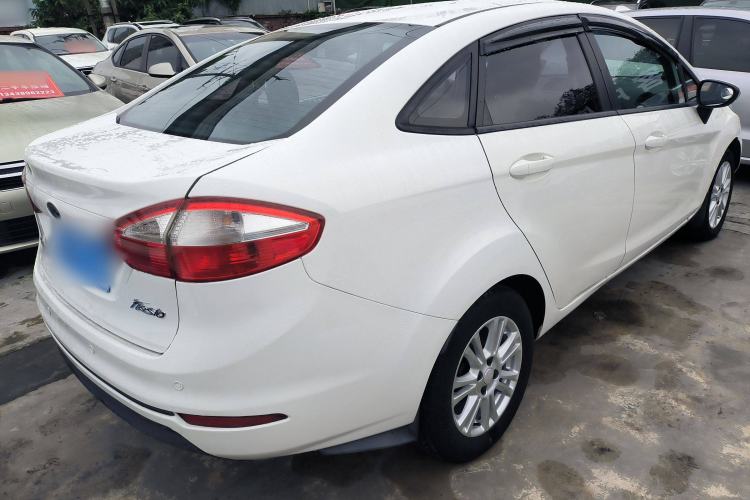 Used Ford Fiesta 2013 Sedan 1.5L Manual Fashion Edition
