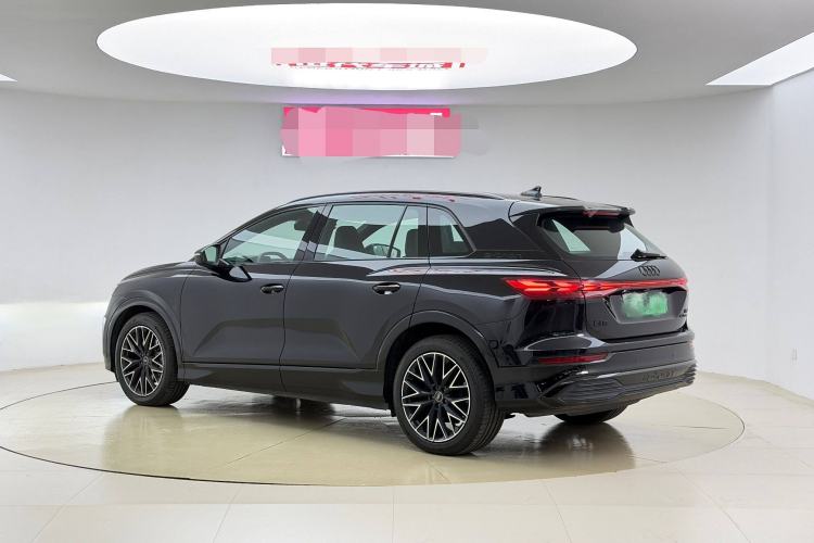 Used Audi Q5 e-tron 2023 40 e-tron Starry Edition Mecha Kit
