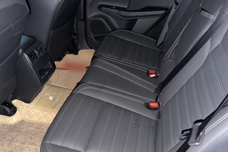 Used Mitsubishi Outlander 2023 1.5T CVT Two-Wheel Drive Luxury Edition 5 Seats Left Rear Seat