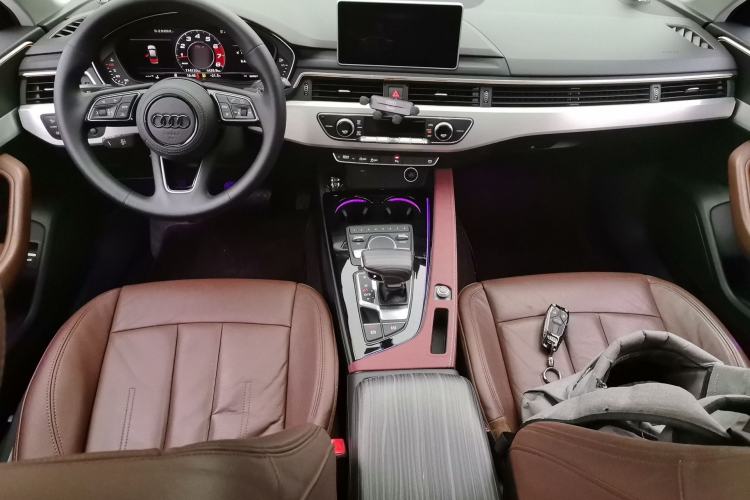 Used Audi A4L 2018 30th Anniversary Edition 40 TFSI Fashion Model Center Console