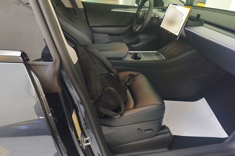 Used Tesla Model Y 2024 Long-Range All-Wheel-Drive Version