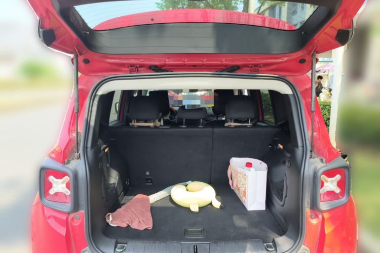 Used Jeep Renegade 2018 Connected Large Screen Version 180T Automatic High-Energy Edition
