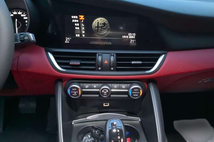 Used Alfa Romeo Giulia 2017 2.0T 200HP Luxury Edition