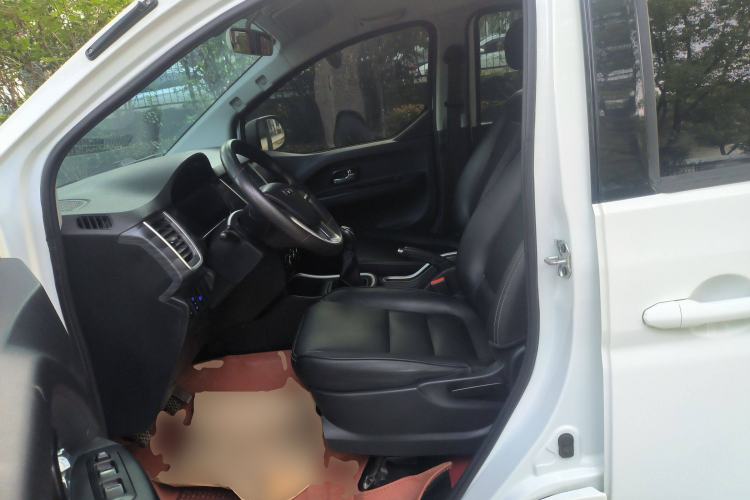 Used Jinbei Gold Hiace M Classic 2022 1.5L Travel Lion Passenger Van 7 Seats