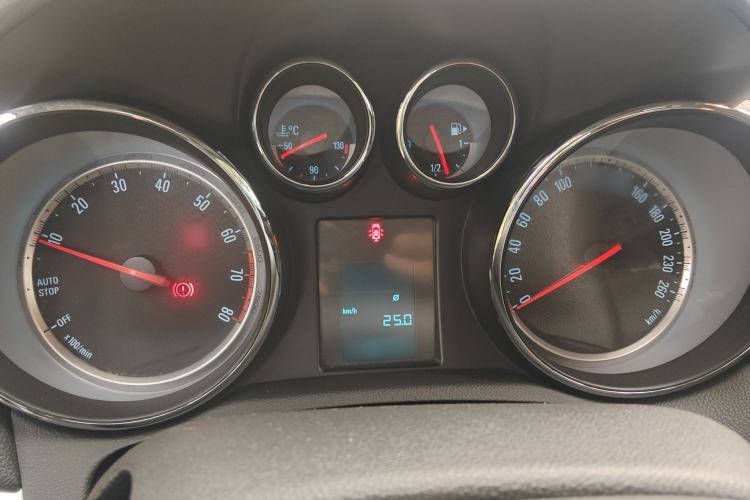 Used Buick Encore 2015 1.4T Manual Two-Wheel Drive Urban Advanced Model Instrument Cluster