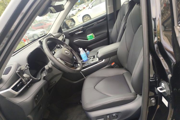 Used Toyota Highlander 2024 2.5L Smart Electric Hybrid Dual-Motor Two-Wheel Drive Luxury Version 7 Seats