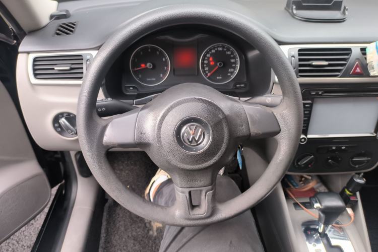 Used Volkswagen Bora 2012 1.6L Automatic Fashion Edition Steering Wheel