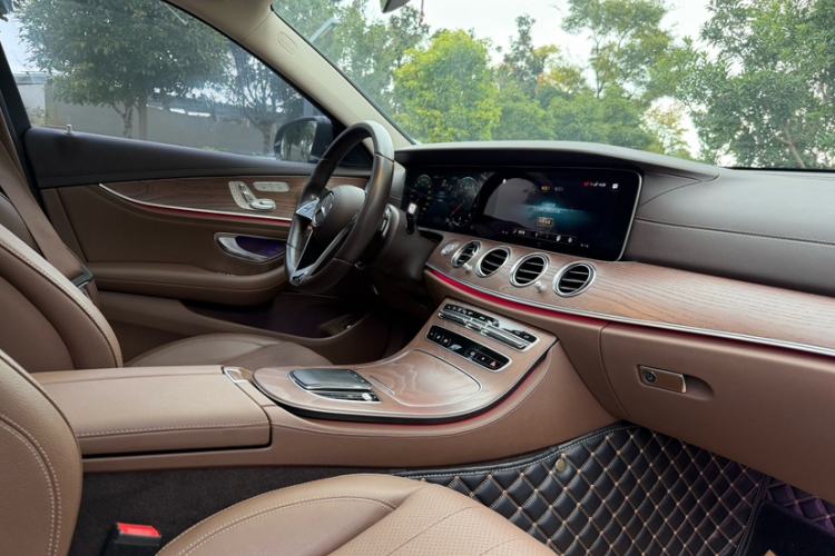 Used Mercedes-Benz E-Class 2023 Updated E 300 L Fashion Edition
