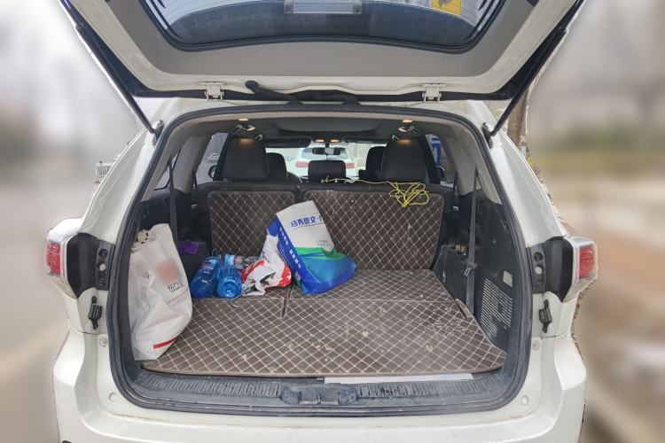 Used Toyota Highlander 2015 2.0T Four-Wheel Drive Luxury Edition 7-Seater Trunk