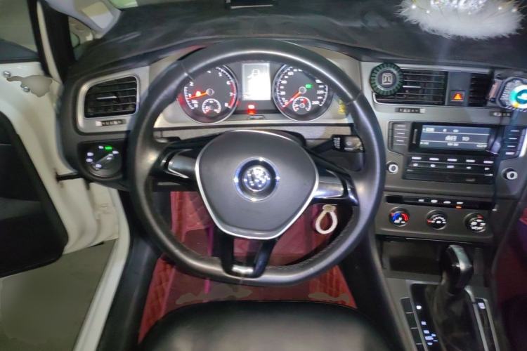 Used Volkswagen Golf 2015 1.4TSI Automatic Comfort Model
