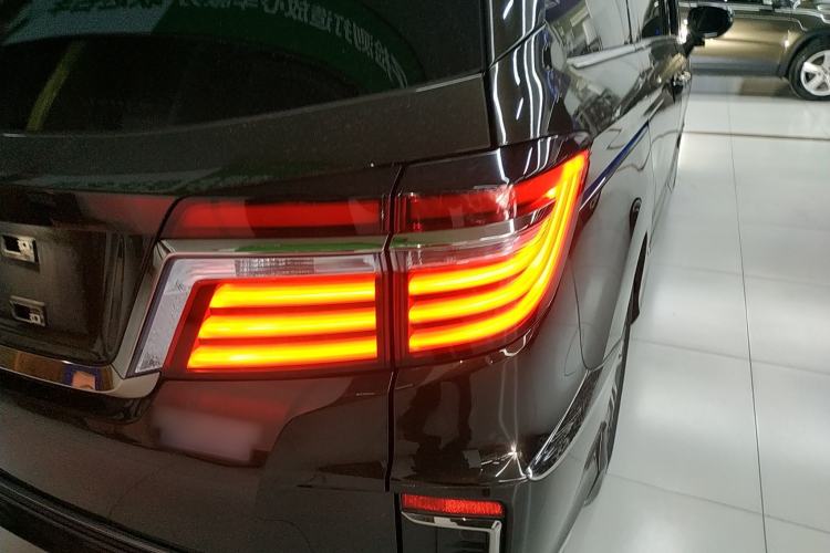 Used Honda Elysion 2019 2.0L Hybrid Supreme Edition