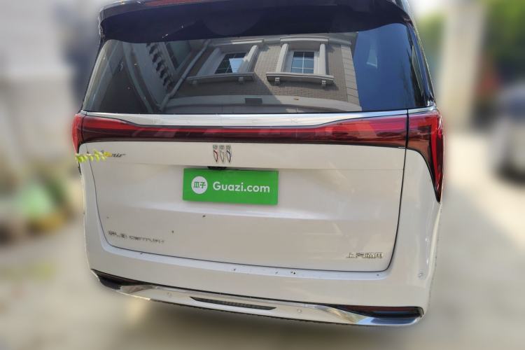 Used Buick Century 2023 2.0T Six-Seater Yinshi Edition Rear