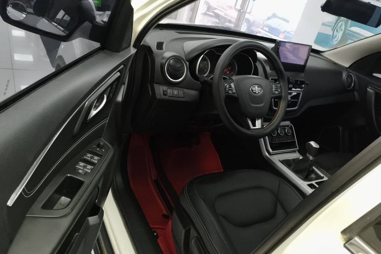 Used Bestune X40 2019 1.6L Manual Luxury Edition China V